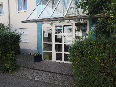 Eingang der Wohnstätte